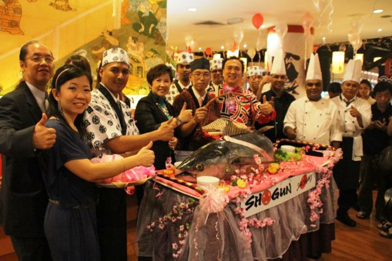 Dato Sri Michael and wife, with the outlet chefs