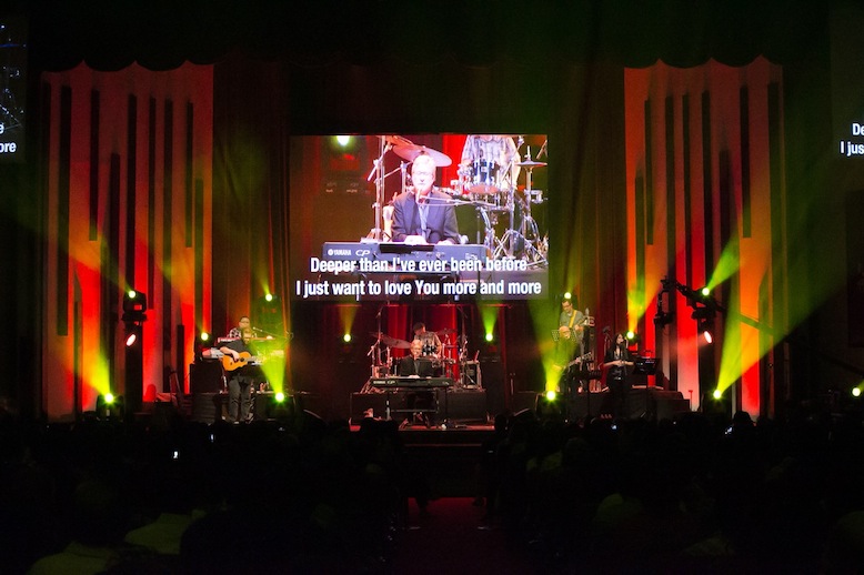 Don Moen and special guest Lenny LeBlanc with musicians