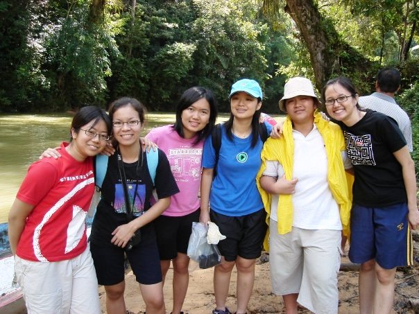 Su Chen with her CF friends going on a Sarawak mission trip, where their friendship deepened