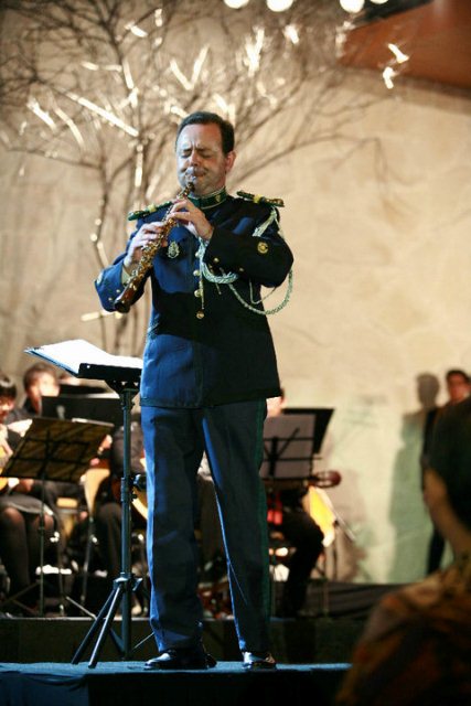 Fernando Brito performing with his oboe
