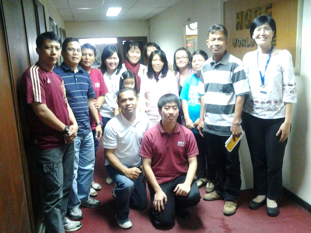 Su Chen working recently with HOPE Worldwide Indonesia to train  NGO staffs who work with Jakarta slum children