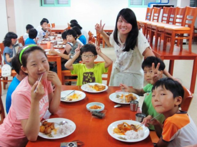 Rue serving the poor children in World Vision Korea