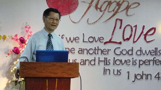 Pr Dr Paul Chen preaching