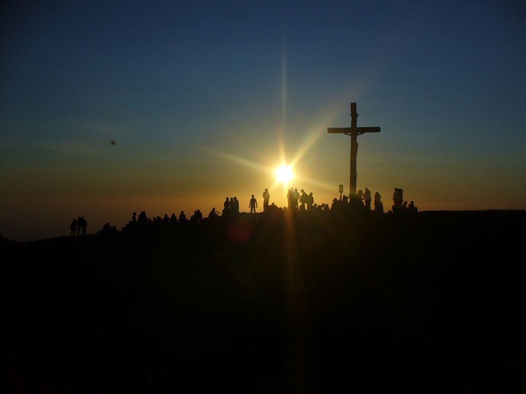 cross_in_the_sunrise_1_by_lbreda-d40cliv