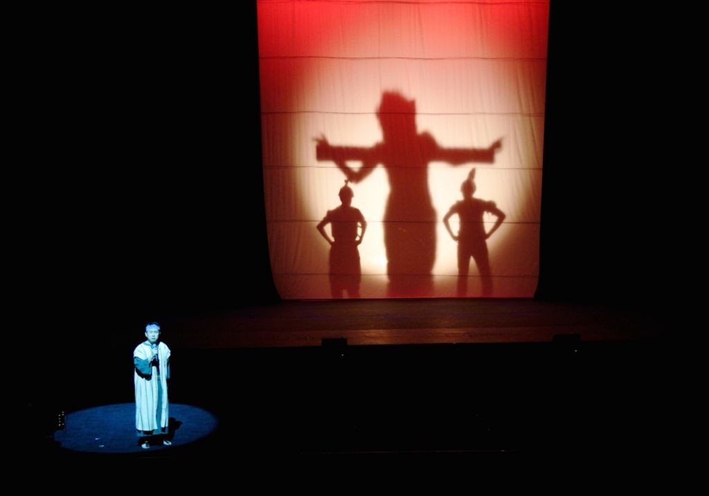 Brilliant shadow play of Jesus' crucifixion