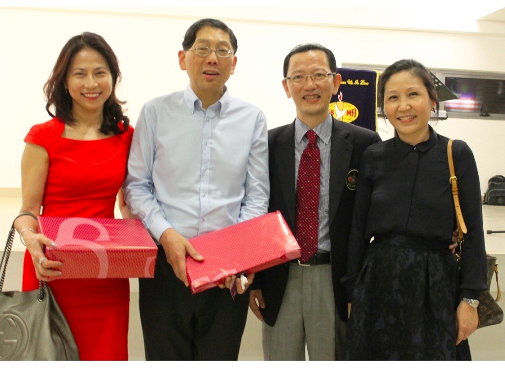 Tony Low (2nd from left) with his wife Ashley Low (1st from left) 