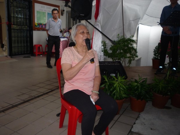 Resident Hong Ah Loy (nearly 80) said, “I couldn’t walk for two years and I was well-taken care of. I was partly sponsored by a donor Irene Chua. Do continue to support AgapeCARE.”